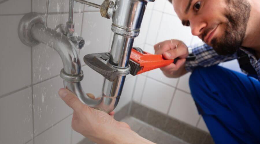 Expert burst pipe repair services in Premont, TX